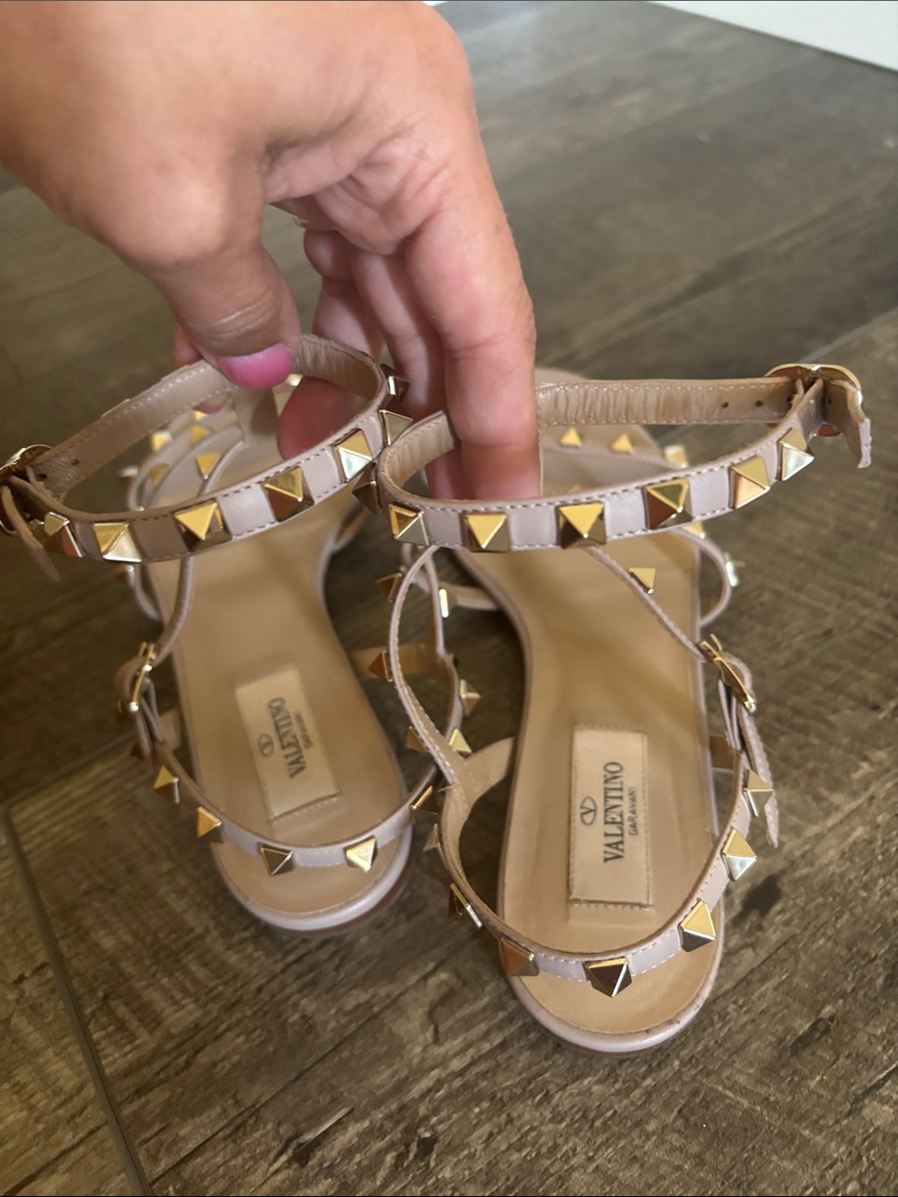 Valentino Garavani Rockstud Flat Calfskin Sandal With Straps size 38 - Picture 10 of 17